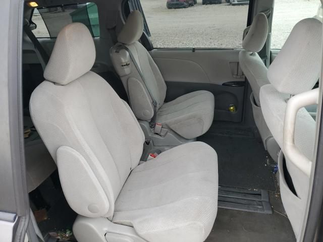 2014 Toyota Sienna LE