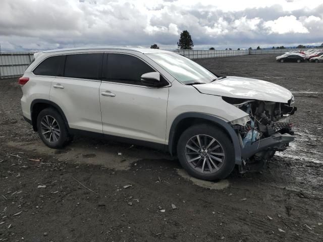 2019 Toyota Highlander SE