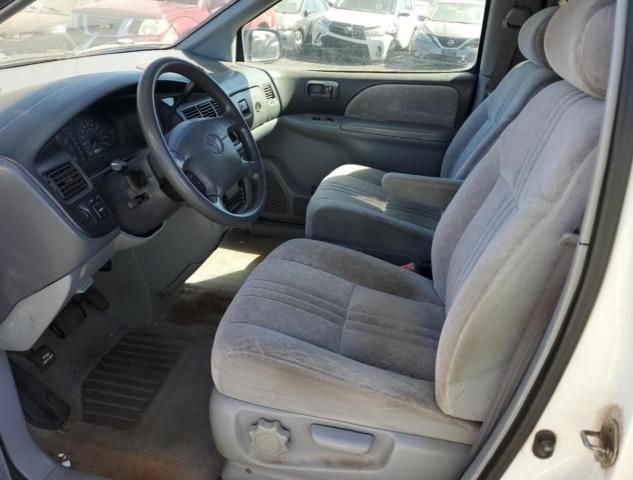 2000 Toyota Sienna LE