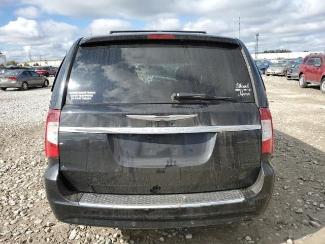 2013 Chrysler Town & Country Touring