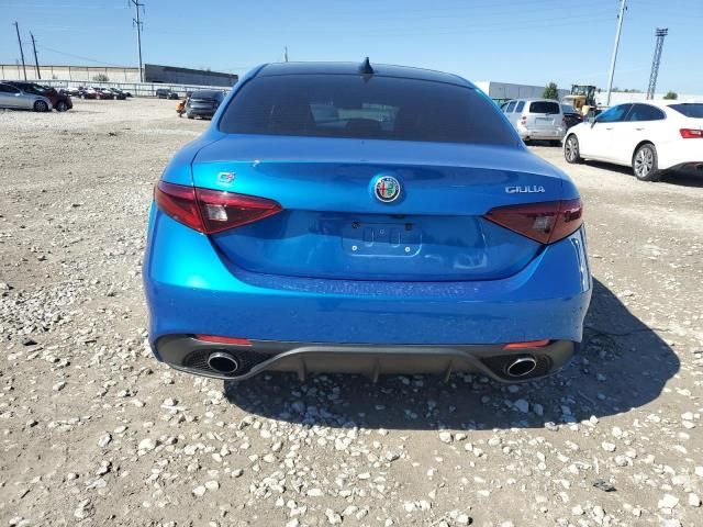 2017 Alfa Romeo Giulia Q4