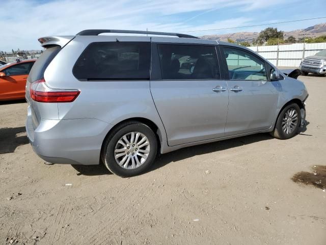 2016 Toyota Sienna XLE