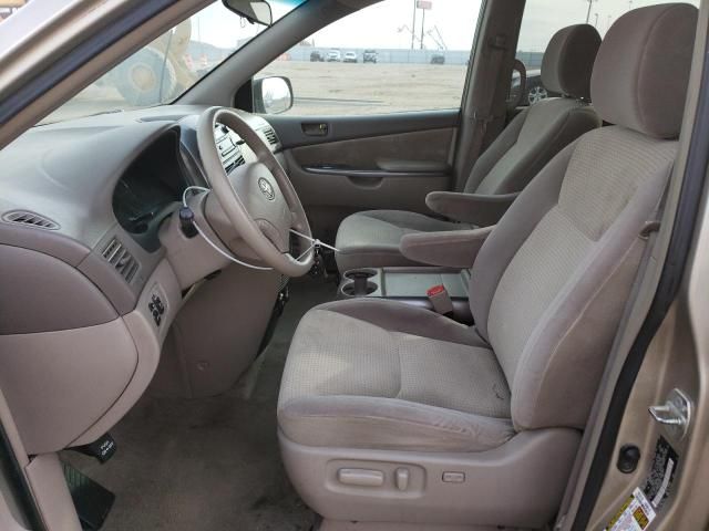 2009 Toyota Sienna CE