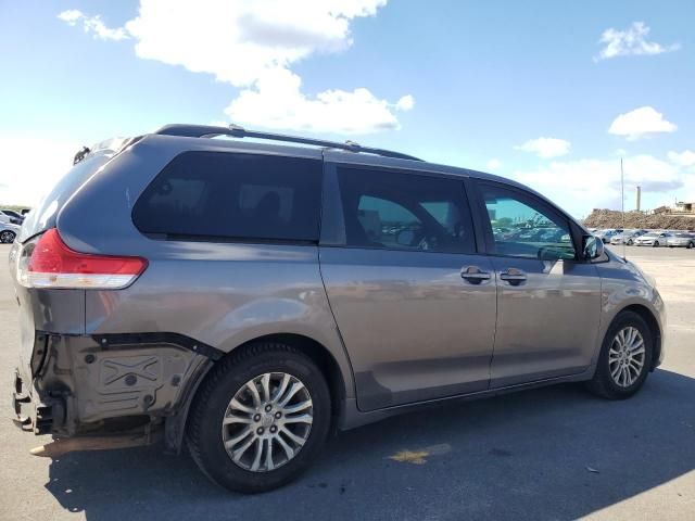 2012 Toyota Sienna XLE