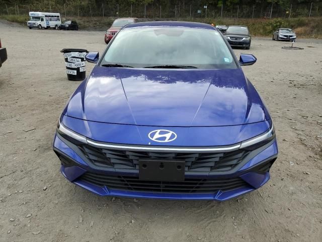 2024 Hyundai Elantra SE