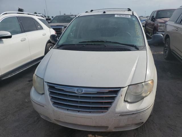 2005 Chrysler Town & Country Limited