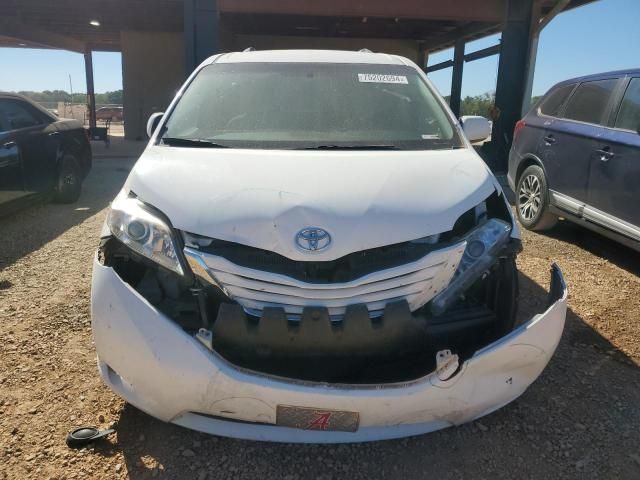 2015 Toyota Sienna LE