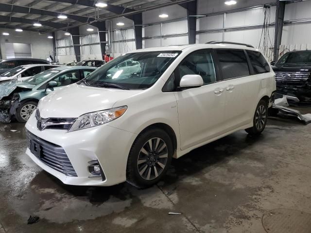 2020 Toyota Sienna XLE