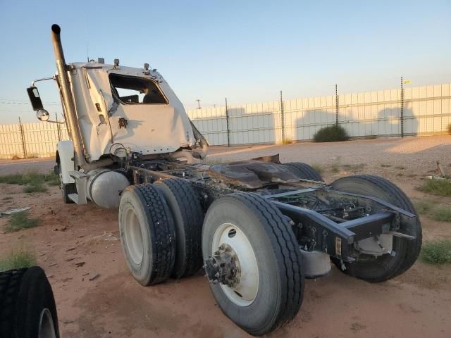 2020 Freightliner 122SD