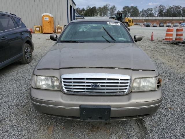 2001 Ford Crown Victoria