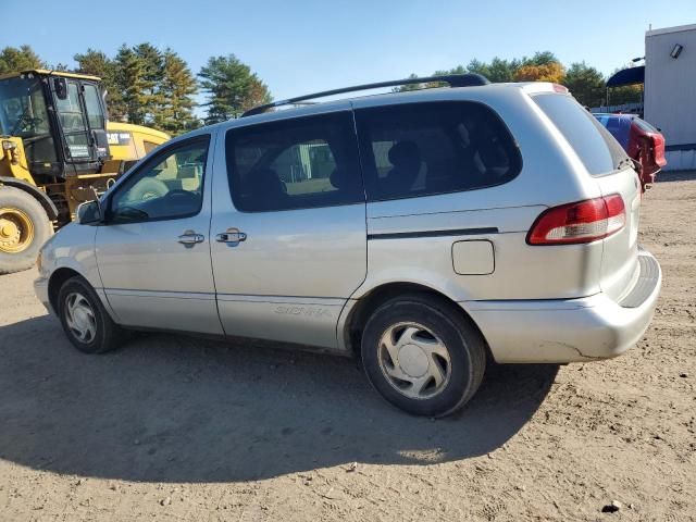 2003 Toyota Sienna LE