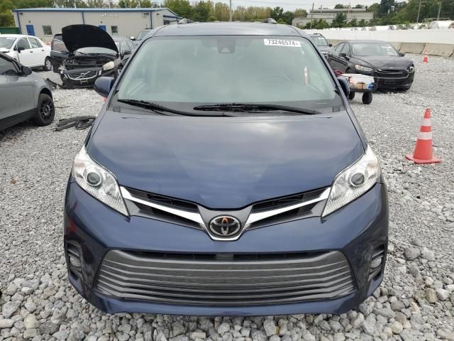 2018 Toyota Sienna XLE