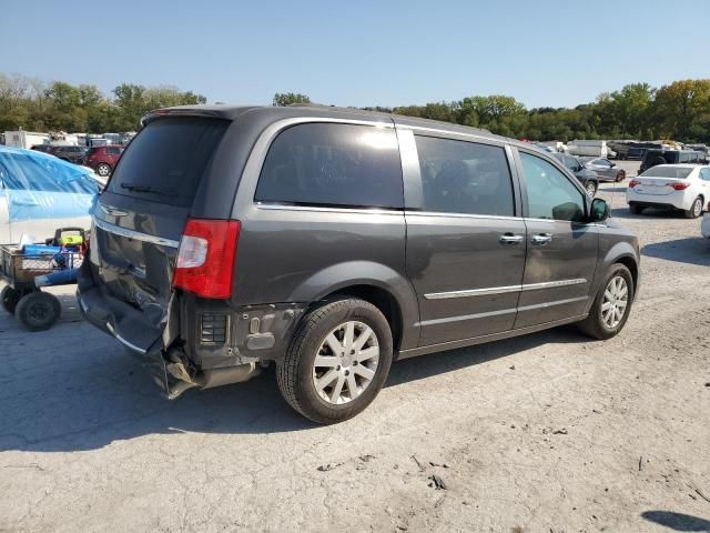 2016 Chrysler Town & Country Touring