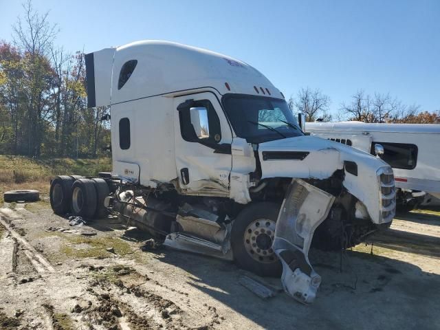 2018 Freightliner Cascadia 126