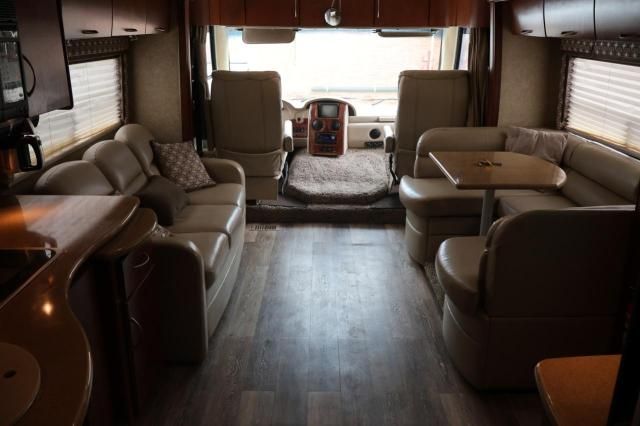 2009 Workhorse Custom Chassis Motorhome Chassis W22