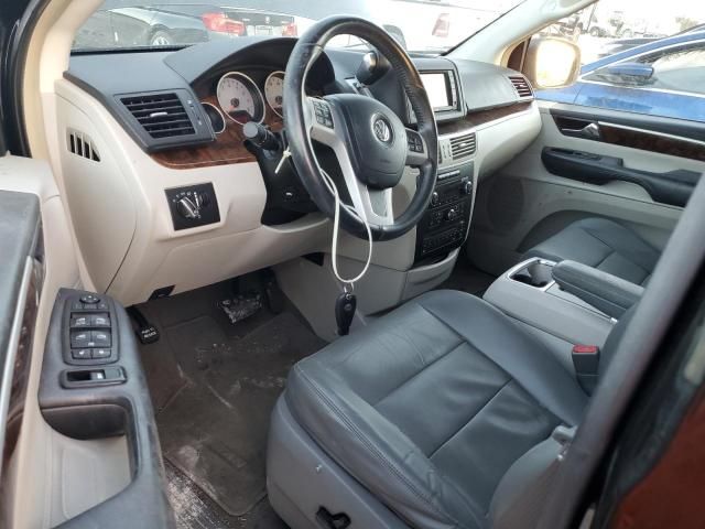 2013 Volkswagen Routan SEL Premium