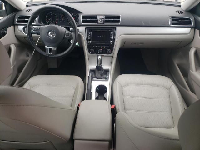 2013 Volkswagen Passat SE