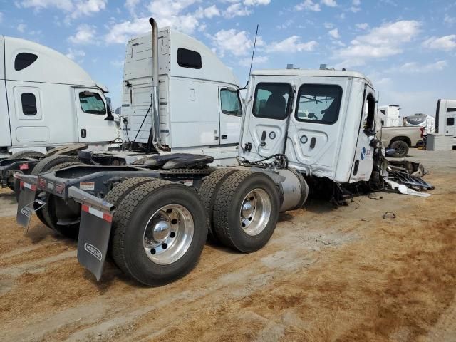 2025 Freightliner Cascadia 126