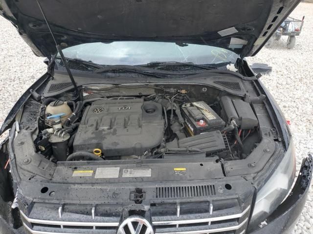 2015 Volkswagen Passat SE