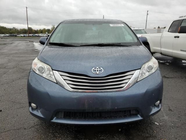 2017 Toyota Sienna XLE