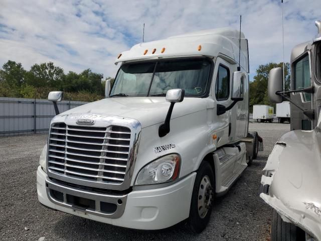 2013 Freightliner Cascadia 125