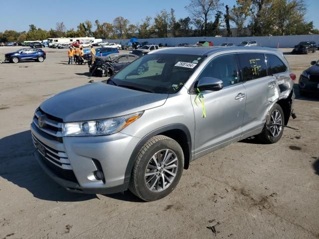 2017 Toyota Highlander SE