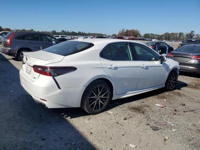 2022 Toyota Camry SE