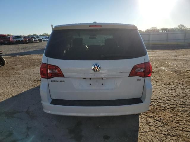 2010 Volkswagen Routan SE