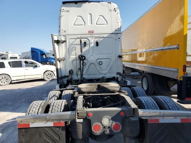 2022 Freightliner Cascadia 126