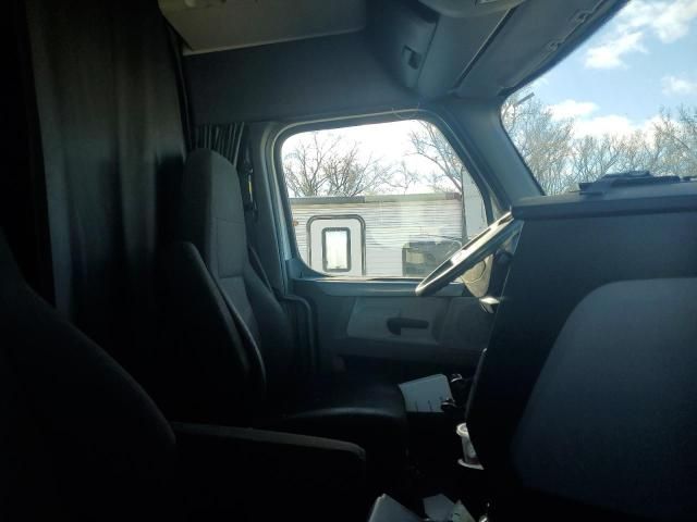 2019 Freightliner Cascadia 126