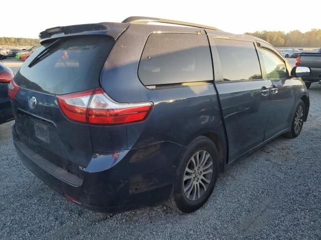 2018 Toyota Sienna XLE