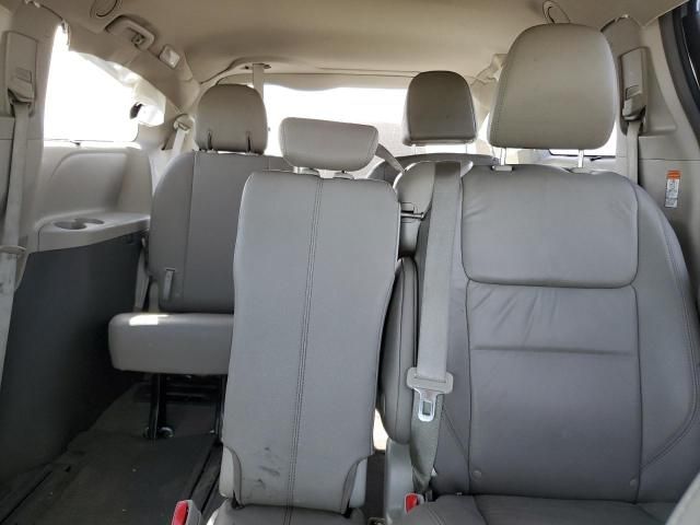 2016 Toyota Sienna XLE