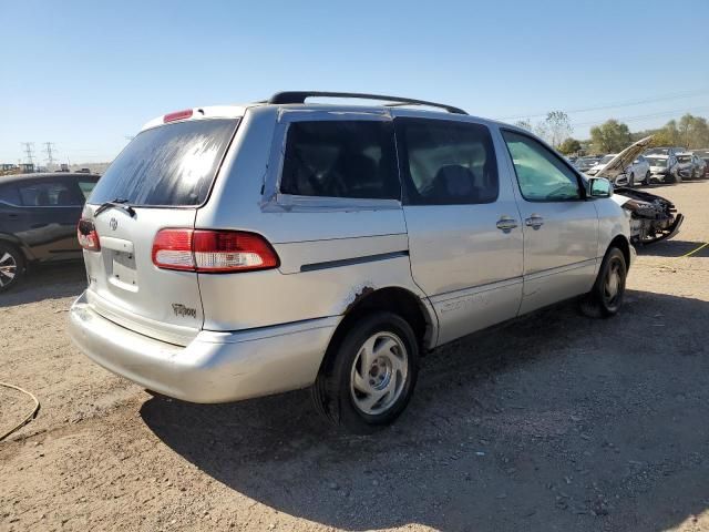 2002 Toyota Sienna LE