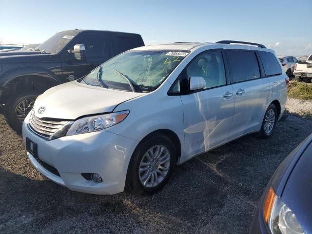 2015 Toyota Sienna XLE