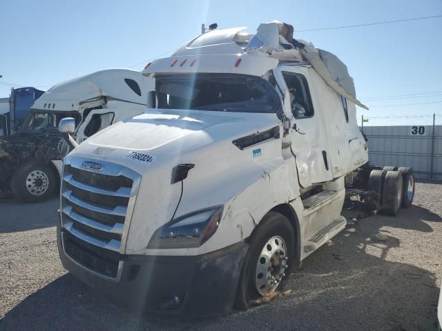 2019 Freightliner Cascadia 126