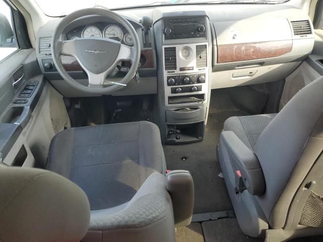 2010 Chrysler Town & Country LX