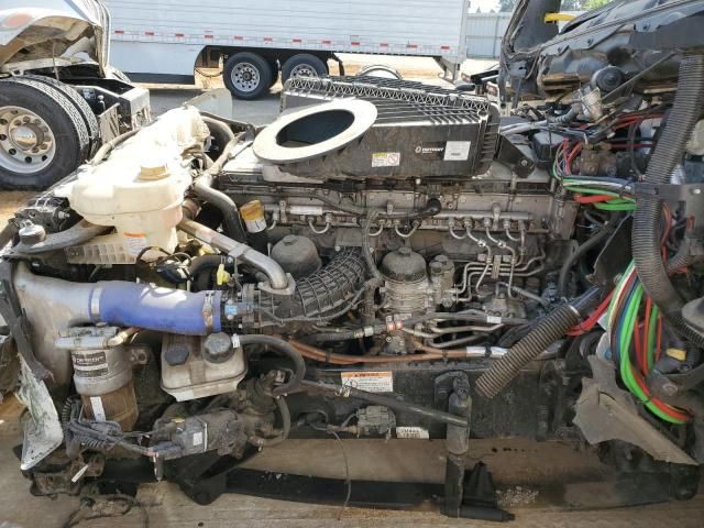 2025 Freightliner Cascadia 126