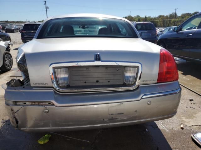 2004 Lincoln Town Car Executive