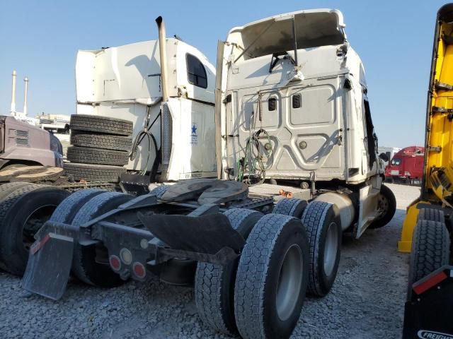 2016 Freightliner Cascadia 113