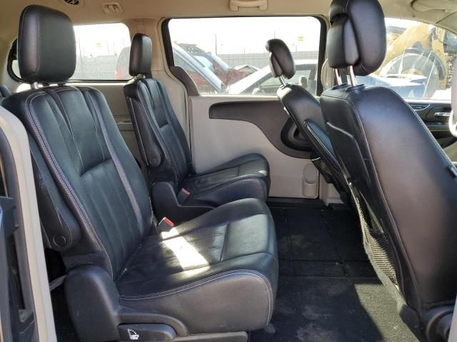 2014 Chrysler Town & Country Touring