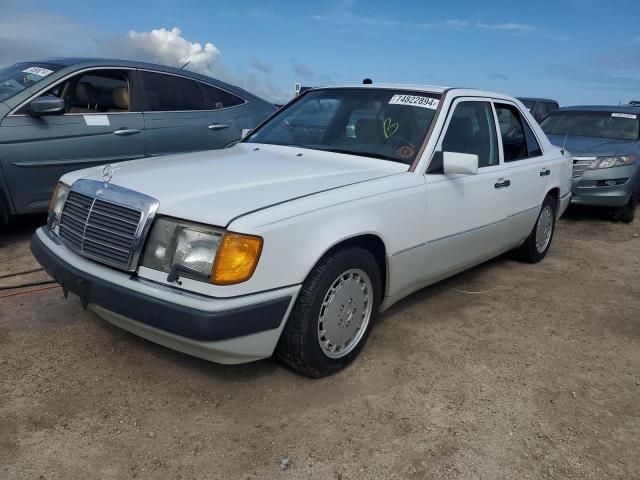 1990 Mercedes-Benz 300 E 2.6