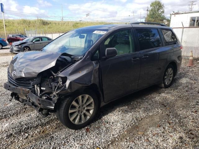 2013 Toyota Sienna LE