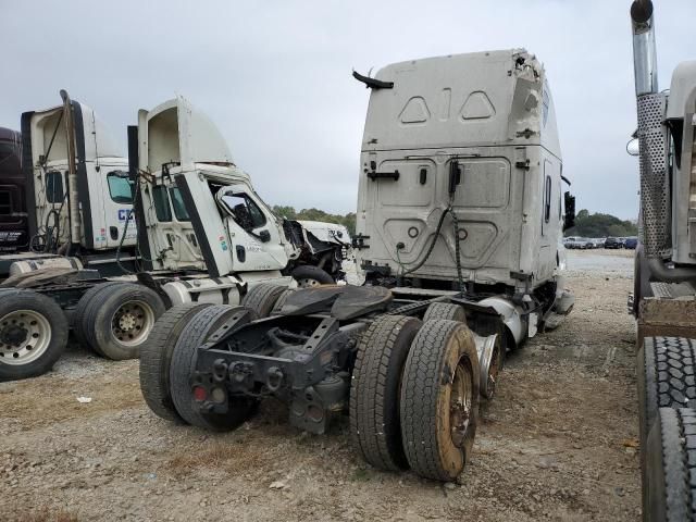 2020 Freightliner Cascadia 126