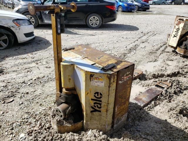 1999 Yale Palletjack