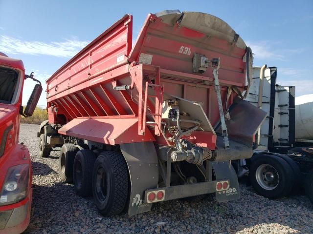 1992 Freightliner Conventional FLD120