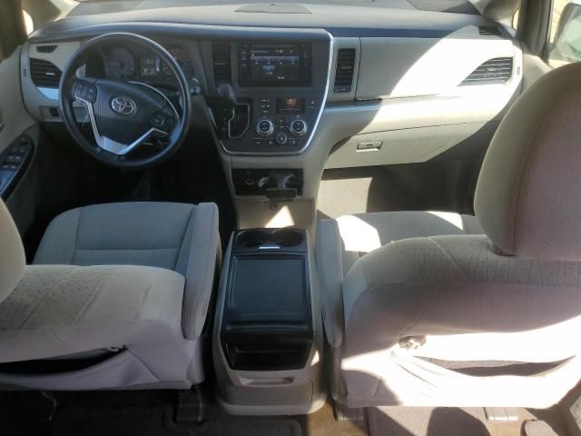 2015 Toyota Sienna LE