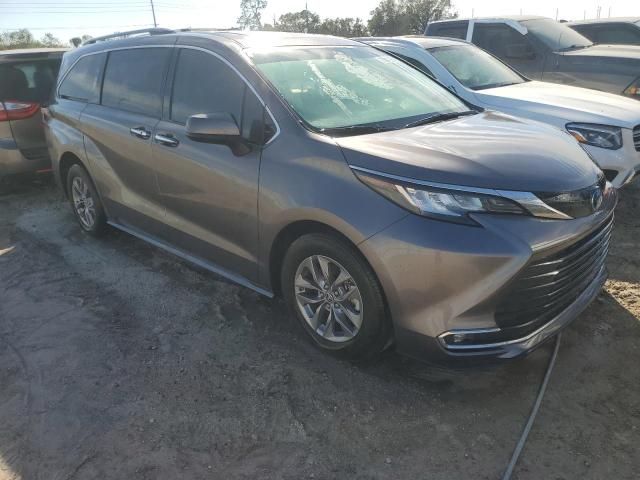 2023 Toyota Sienna XLE