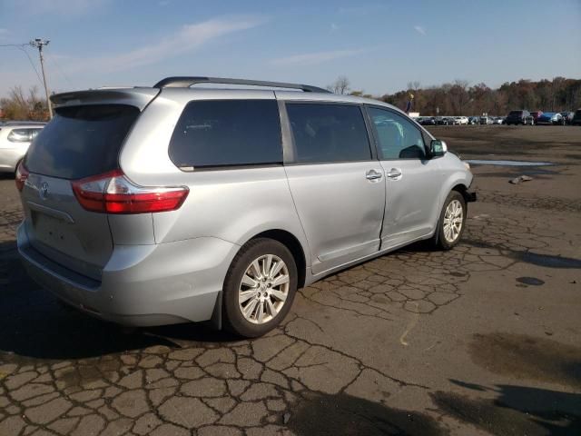 2016 Toyota Sienna XLE