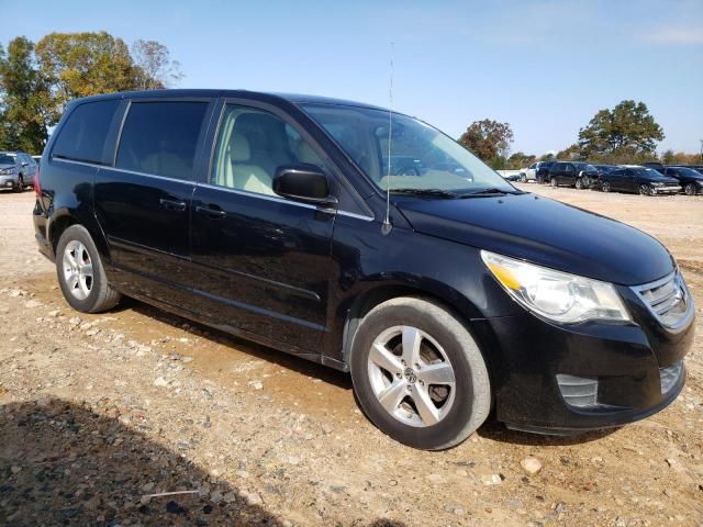 2010 Volkswagen Routan SE