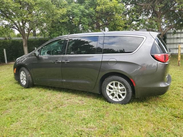 2021 Chrysler Voyager LX